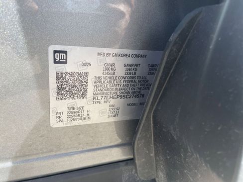 Used 2025 Chevrolet Trax LT w/ LT Convenience Package image 27