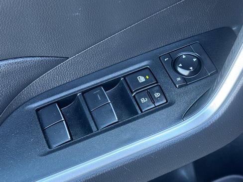 Used 2021 Toyota RAV4 XLE Premium w/ Carpet Mat Package (TMS) image 10