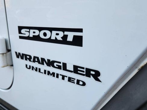 Used 2016 Jeep Wrangler Unlimited Sport w/ Quick Order Package 24S AWD/4WD image 41