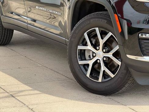 Certified 2024 Jeep Grand Cherokee L Limited AWD/4WD image 10