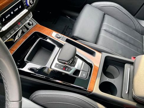 Used 2023 Audi Q5 2.0T Prestige w/ Prestige Package image 18