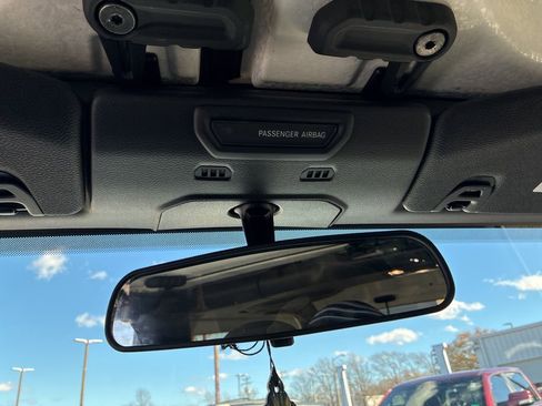 Used 2019 Jeep Wrangler Sport image 17