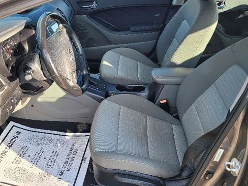 Used 2015 Kia Forte EX w/ UVO Package W/17" Alloys image 9