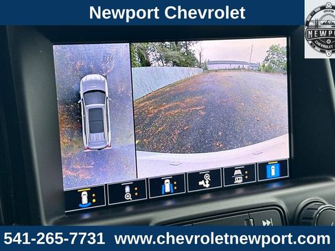 Used 2023 GMC Terrain SLT w/ Tech Package image 20