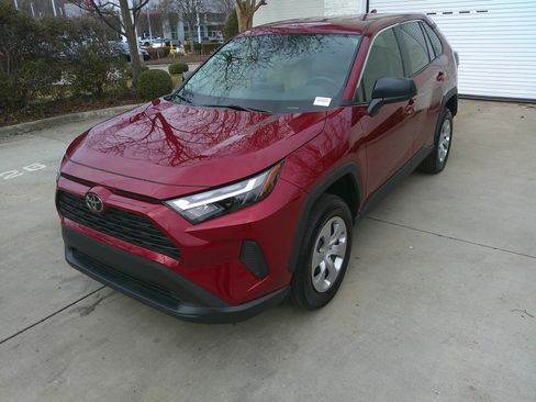 Used 2023 Toyota RAV4 LE image 5