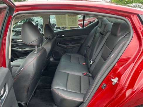 Used 2024 Nissan Altima 2.5 SR FWD image 26