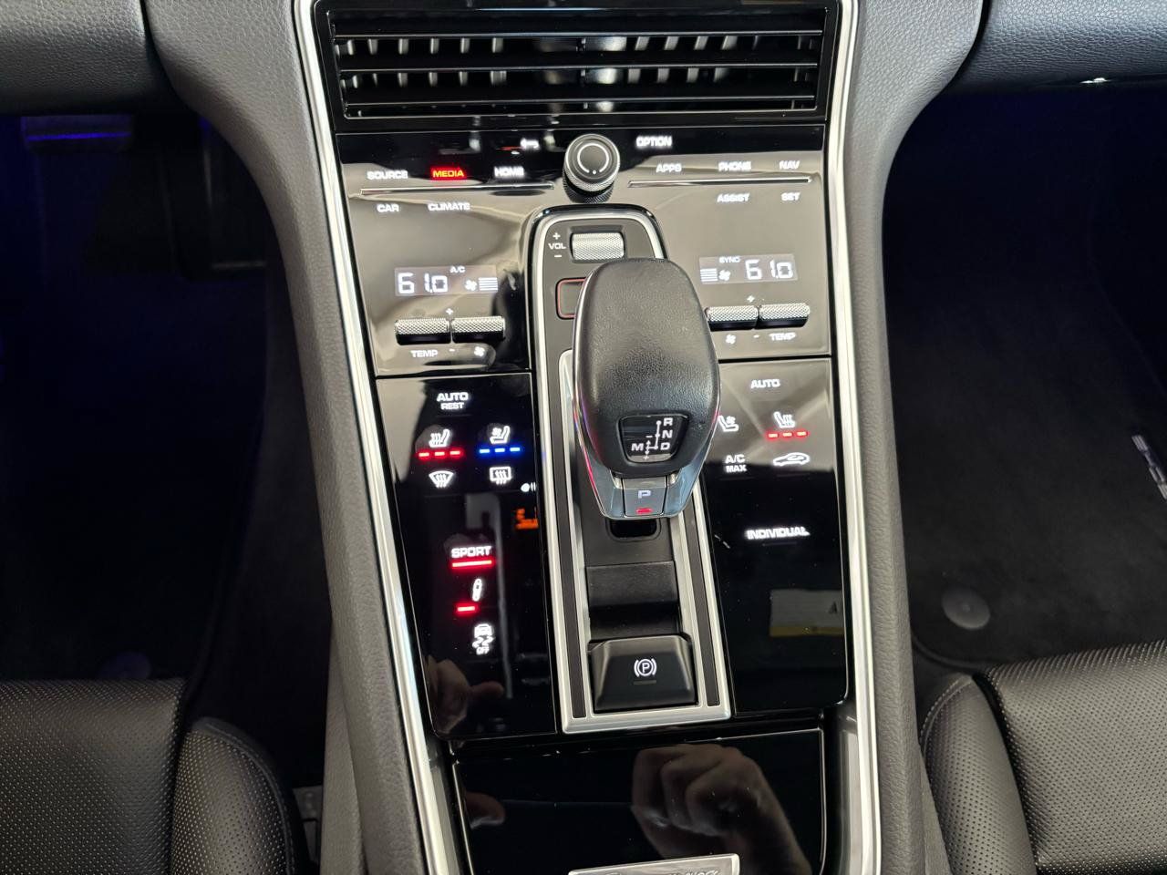 Used 2023 Porsche Panamera Platinum Edition RWD image 15