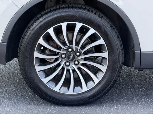 Used 2023 Lincoln Aviator Reserve w/ Equipment Group 201A AWD/4WD image 9