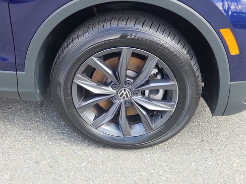 Used 2022 Volkswagen Tiguan SE AWD/4WD image 10