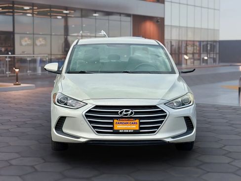 Used 2017 Hyundai Elantra SE FWD image 4