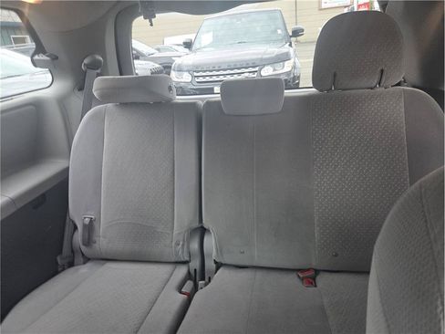 Used 2020 Toyota Sienna LE FWD image 32
