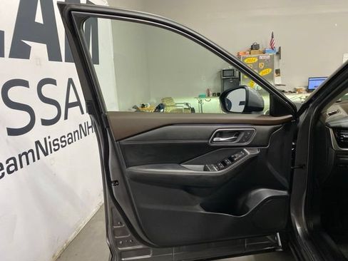 Certified 2023 Nissan Rogue Platinum w/ Platinum Premium Package AWD/4WD image 9