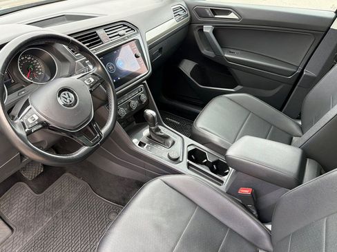 Used 2019 Volkswagen Tiguan SE w/ Panoramic Sunroof Package image 11