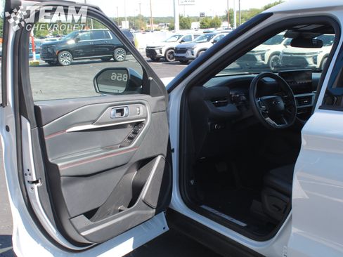 Used 2026 Ford Explorer ST-Line AWD/4WD image 10