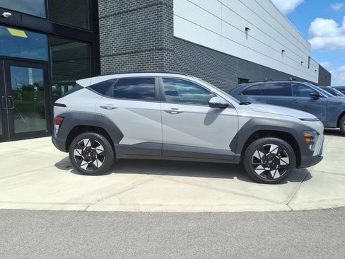 Used 2024 Hyundai Kona SEL AWD/4WD image 8