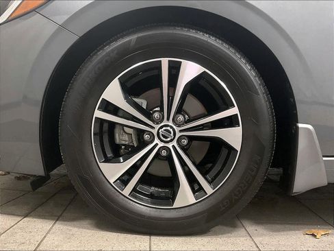 Used 2022 Nissan Sentra SV w/ Trunk Package image 7