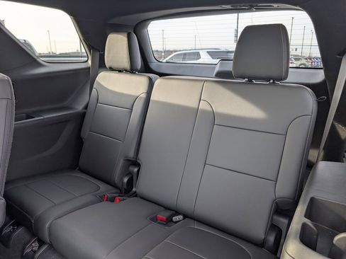 Used 2023 Chevrolet Traverse LT w/ LT Premium Package image 10