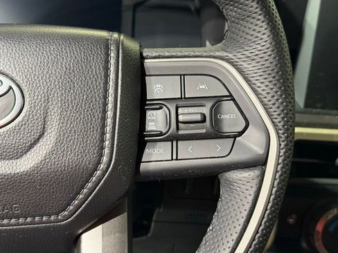 Certified 2025 Toyota Tacoma SR5 AWD/4WD image 18