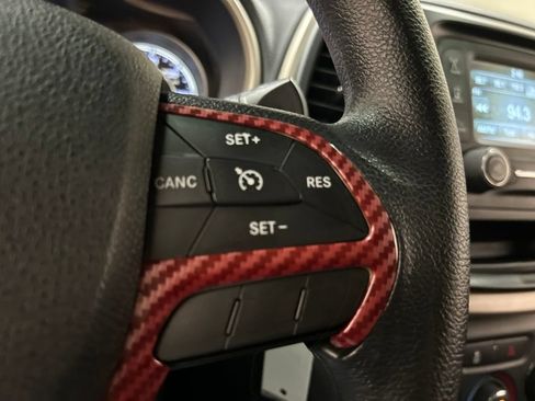 Used 2016 Jeep Cherokee Sport FWD image 21