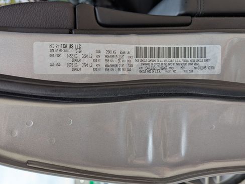 Used 2020 Jeep Grand Cherokee Limited image 34