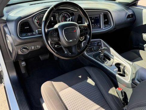 Used 2022 Dodge Challenger SXT RWD image 22