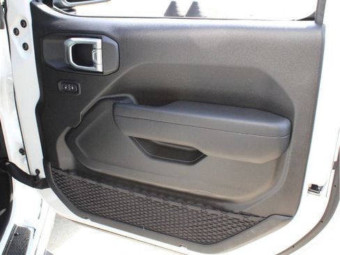 Used 2024 Jeep Wrangler Sport AWD/4WD image 23
