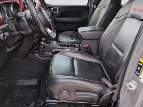 Used 2020 Jeep Wrangler Unlimited Rubicon w/ Uconnect 4C Nav & Sound Group AWD/4WD image 18