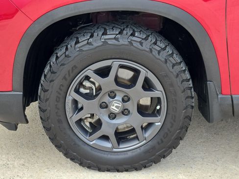 Certified 2024 Honda Pilot TrailSport image 11