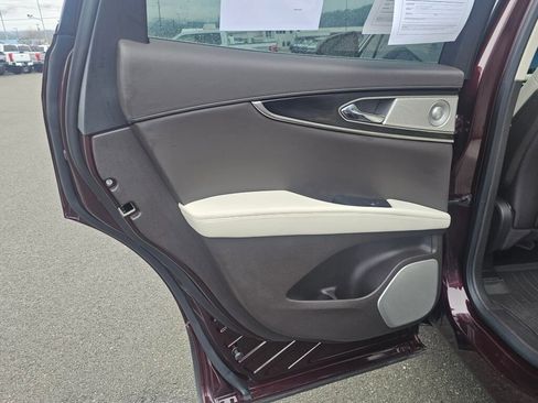 Used 2022 Lincoln Nautilus Black Label w/ Class II Trailer Tow Package image 12