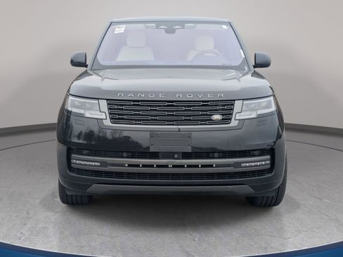 Used 2023 Land Rover Range Rover SE image 2