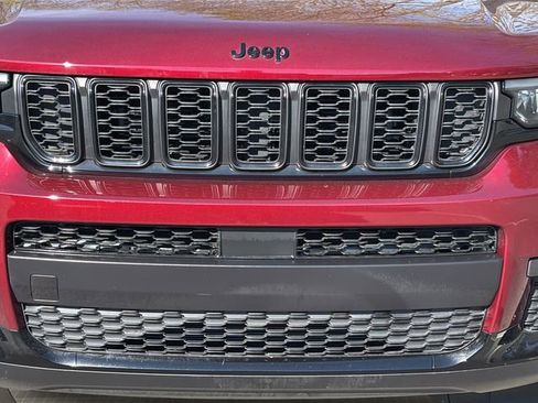 Certified 2025 Jeep Grand Cherokee L Altitude AWD/4WD image 9