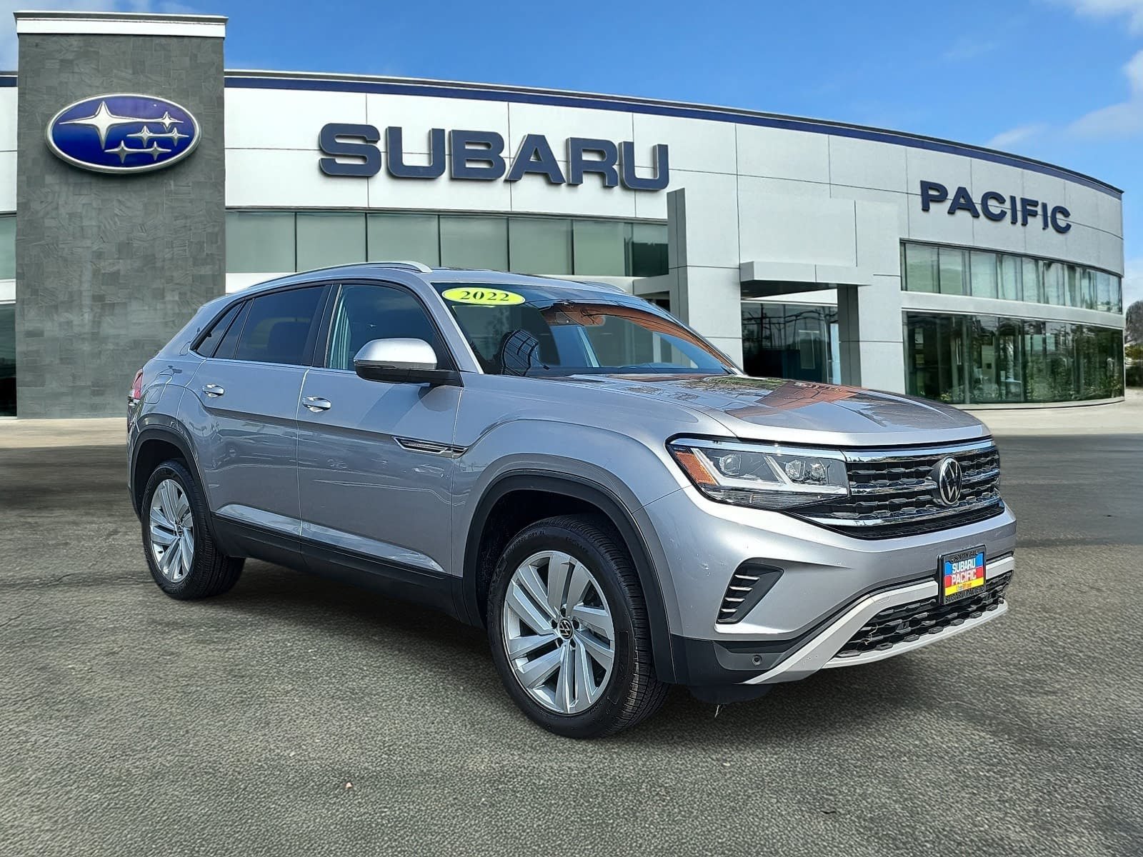 Used 2022 Volkswagen Atlas Cross Sport SE AWD/4WD image 1