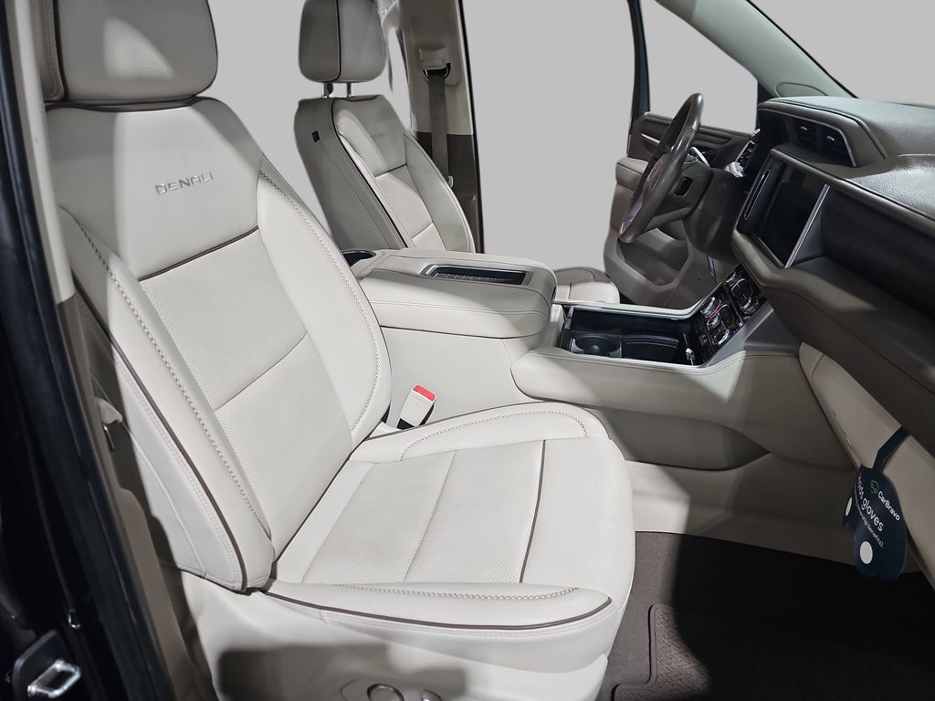 Certified 2021 GMC Yukon XL Denali w/ Denali Premium Package AWD/4WD image 13