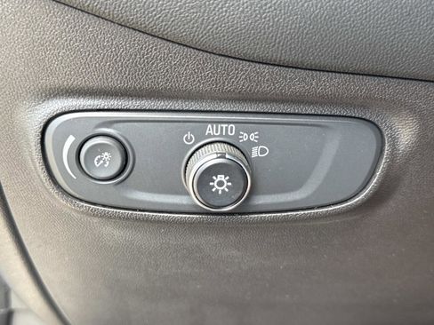 Used 2022 Chevrolet Equinox RS w/ Infotainment Package FWD image 26