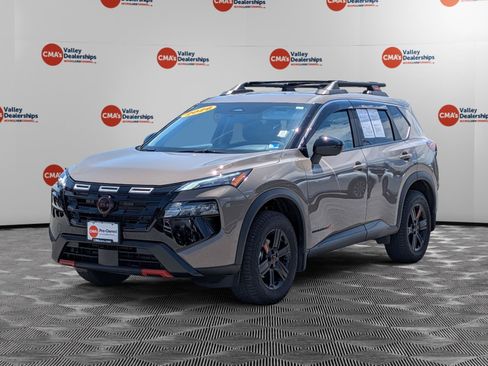 Used 2026 Nissan Rogue SV AWD/4WD image 1
