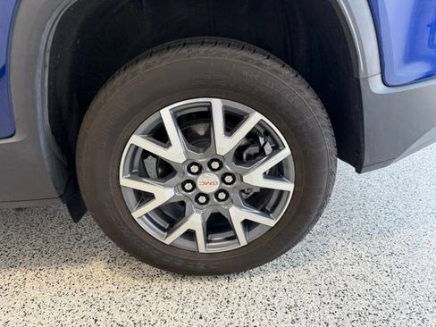 Used 2023 GMC Acadia SLT w/ Technology Package AWD/4WD image 40