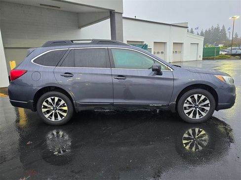 Used 2016 Subaru Outback 2.5i Limited w/ Popular Package #4 image 3