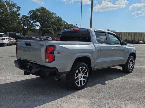 Used 2023 Chevrolet Colorado Z71 w/ Z71 Convenience Package 2 image 8