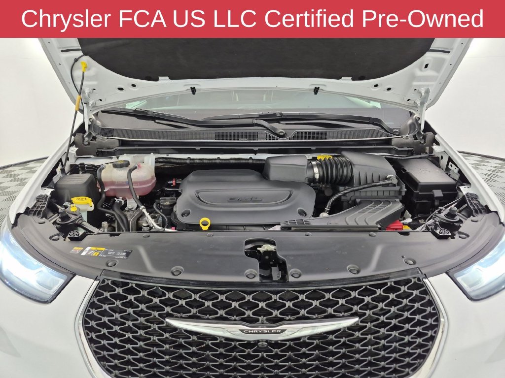 Certified 2025 Chrysler Pacifica Select FWD image 39