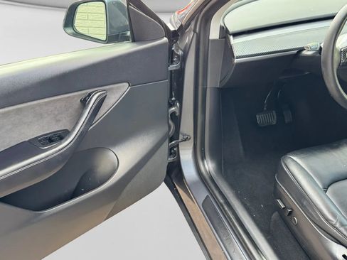Used 2021 Tesla Model Y 2WD image 10