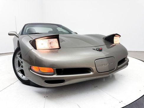 Used 2000 Chevrolet Corvette Coupe w/ Lighting Pkg image 6
