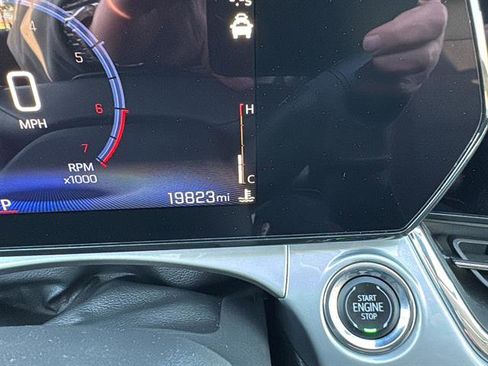 Used 2025 Chevrolet Trax LT w/ LT Convenience Package image 18