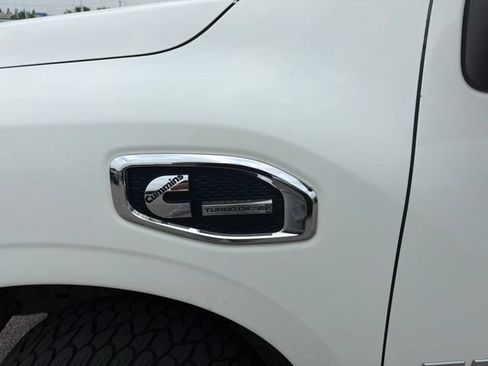 Used 2017 Nissan Titan XD AWD/4WD image 3