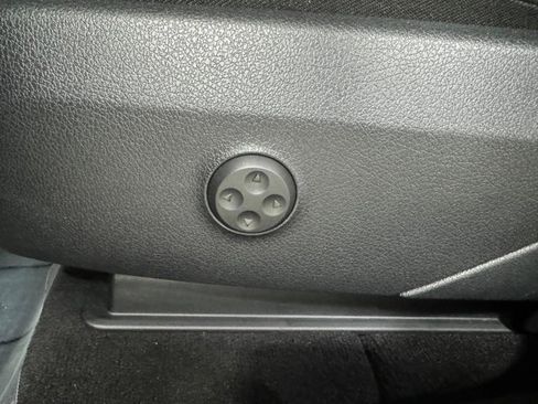 Certified 2025 Mercedes-Benz GLC 300 300 image 29