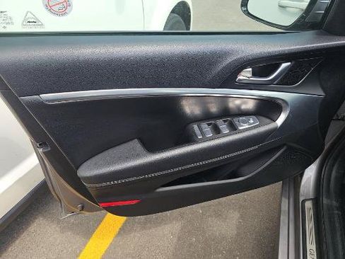Used 2025 Genesis G70 2.5T RWD image 19