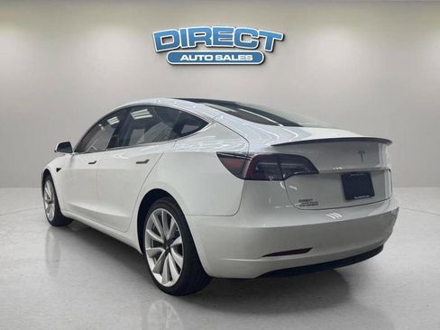 Used 2019 Tesla Model 3 Standard Range image 4