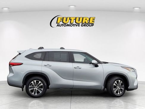 Used 2020 Toyota Highlander XLE image 4