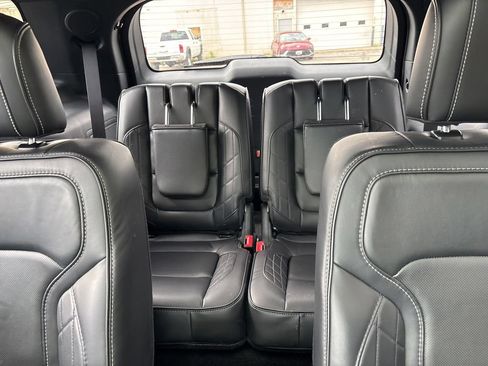 Used 2019 Ford Explorer Platinum AWD/4WD image 28