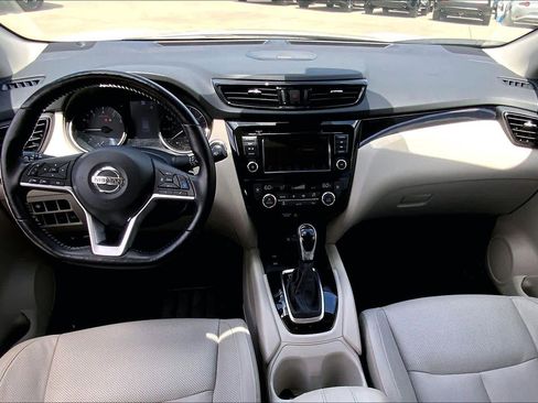 Used 2022 Nissan Rogue Sport SL w/ Premium Package FWD image 16