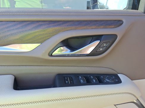 Used 2021 GMC Yukon Denali w/ Denali Premium Package image 19